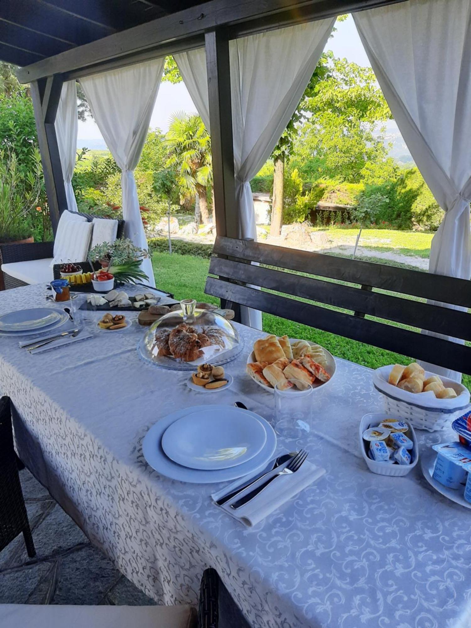 Suite Villa Aurelj Barolo Exteriör bild