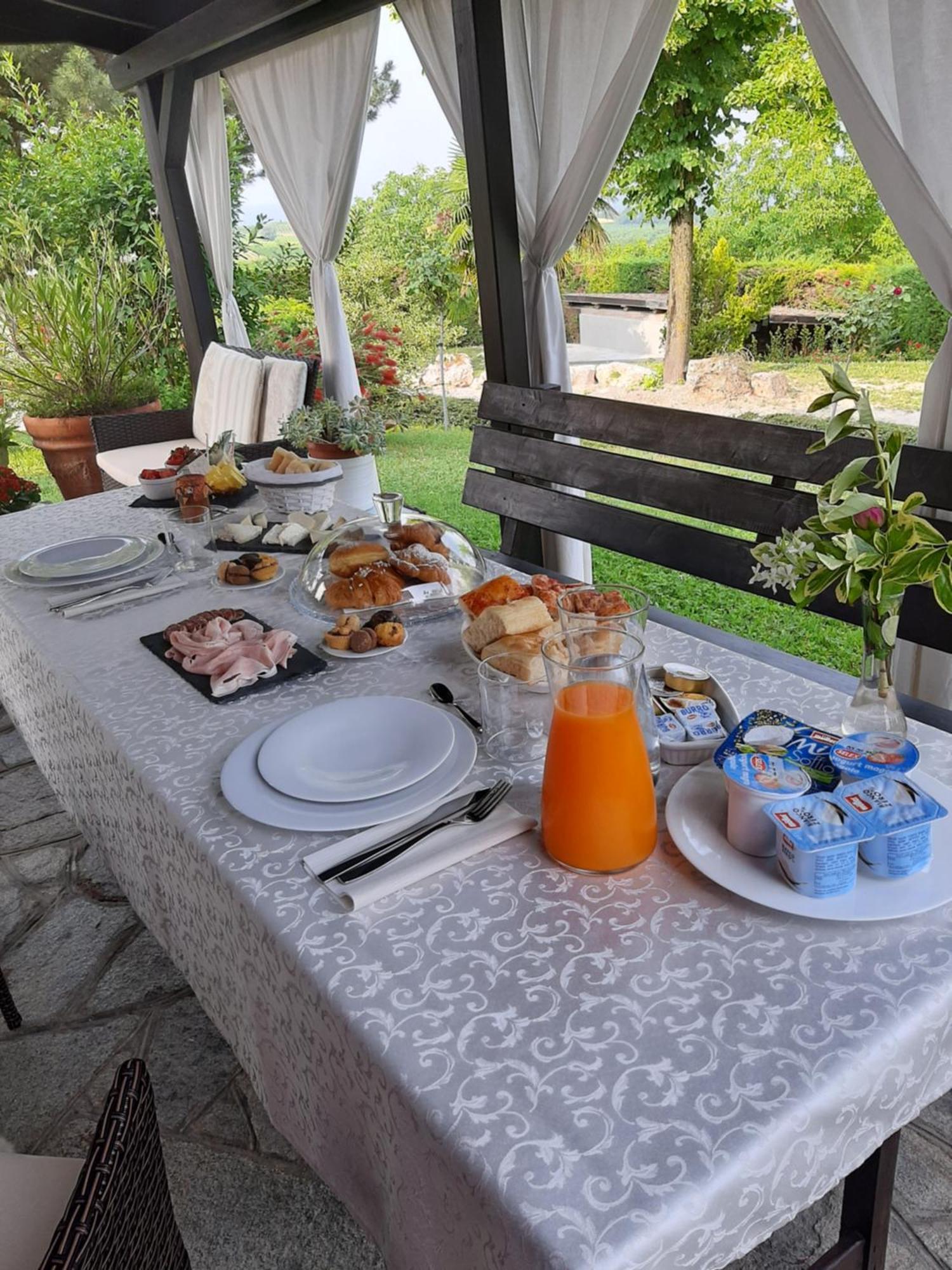 Suite Villa Aurelj Barolo Exteriör bild